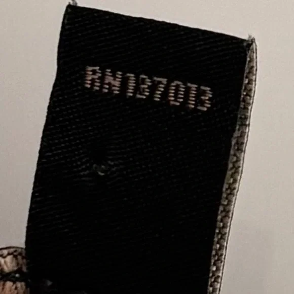 Banana Republic XL V-Neck Blouse Mixed Media Pleated High Low Quiet Luxury EUC - Picture 7 of 10